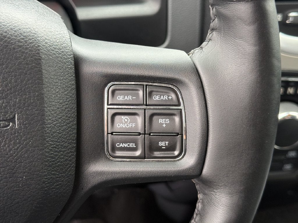 2017 RAM 1500 Big Horn Crew Cab 4x4 6'4" Box