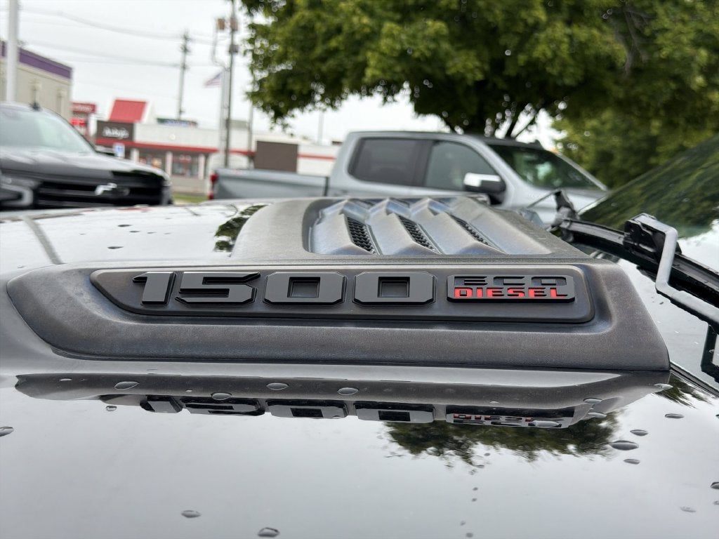 2023 RAM 1500 Laramie Crew Cab 4x4 5'7" Box