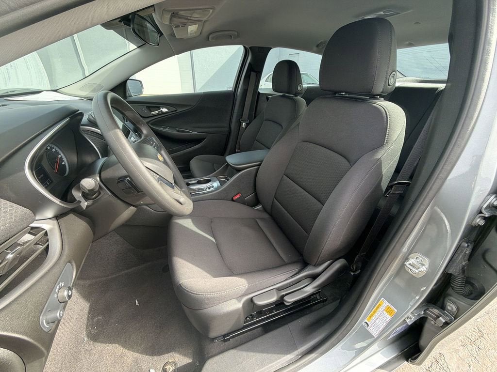 2025 Chevrolet Malibu LS