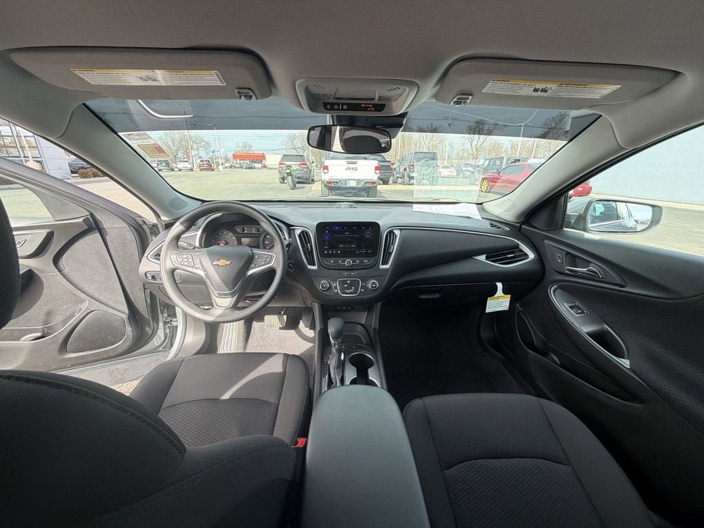 2025 Chevrolet Malibu LS