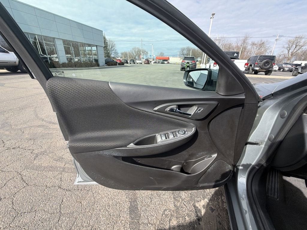 2025 Chevrolet Malibu LS