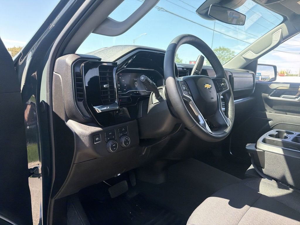 2025 Chevrolet Silverado 1500 LT (2FL)