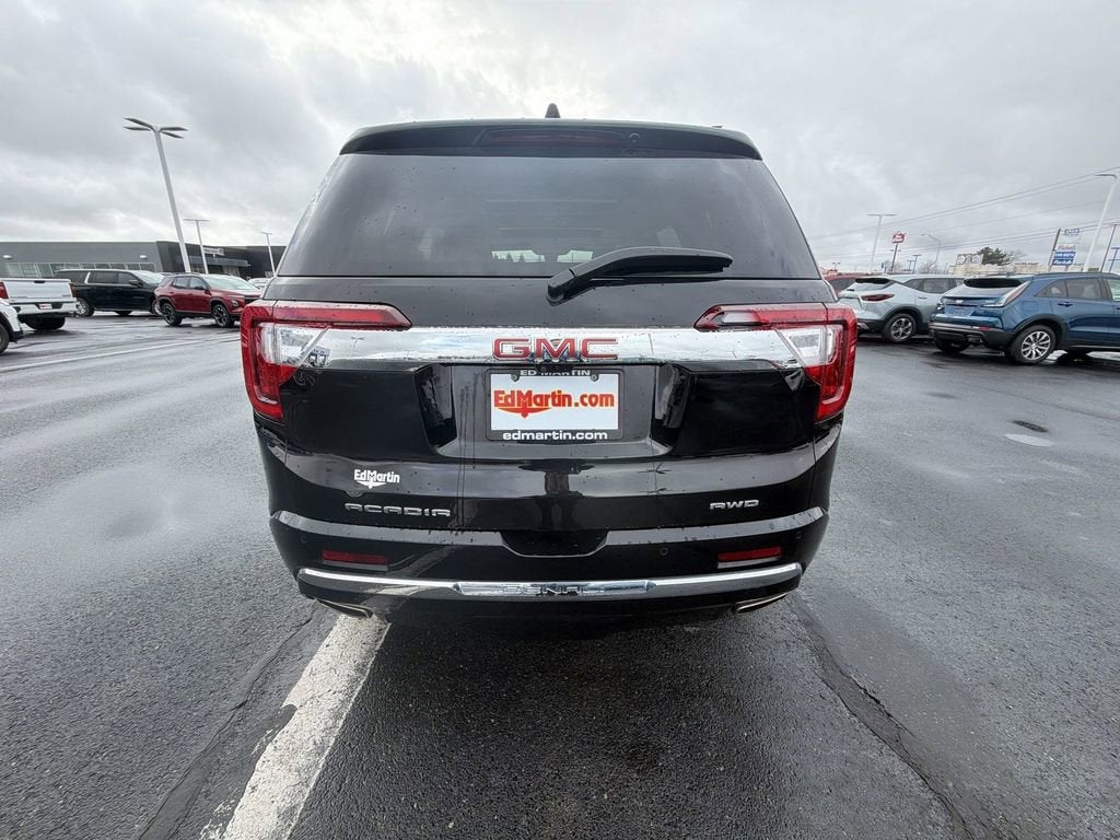 2023 GMC Acadia Denali