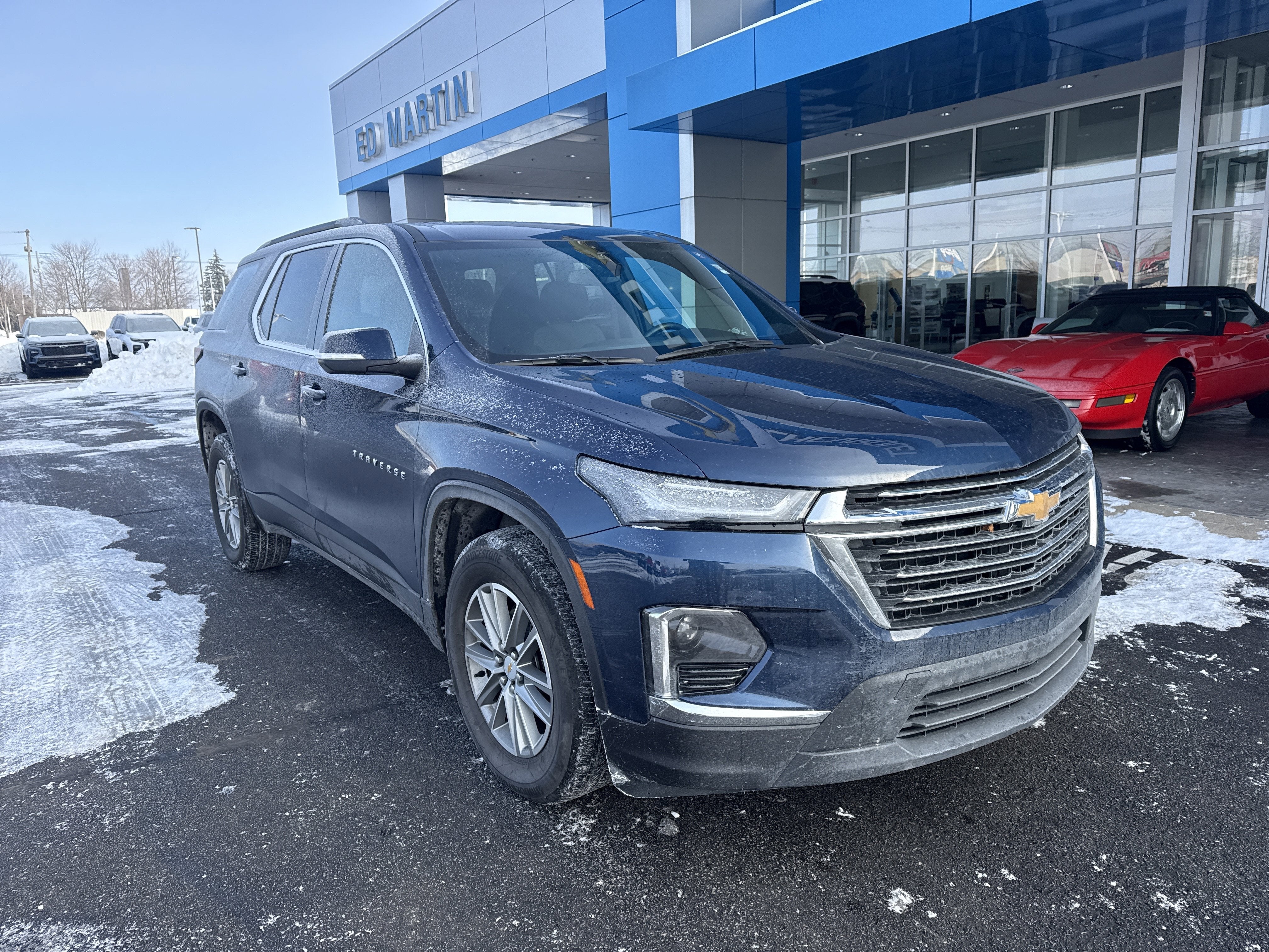 2023 Chevrolet Traverse LT Cloth