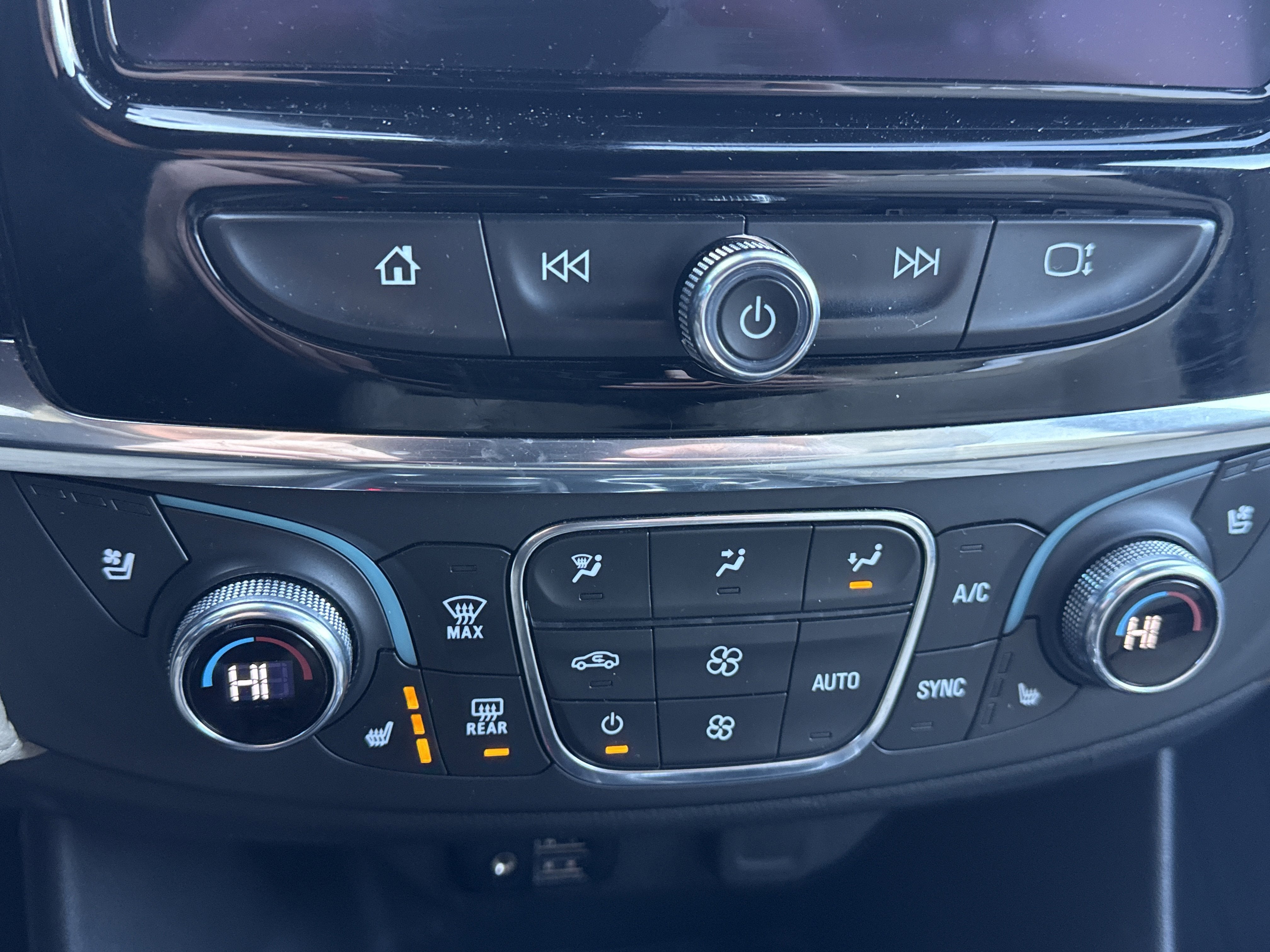 2023 Chevrolet Traverse Premier