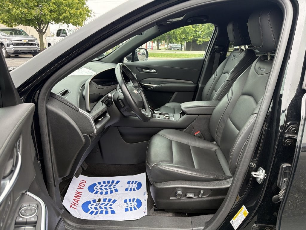 2025 Cadillac XT4 Premium Luxury