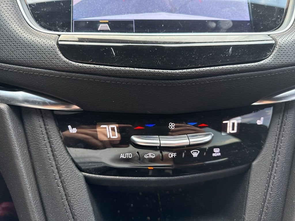 2023 Cadillac XT6 Luxury