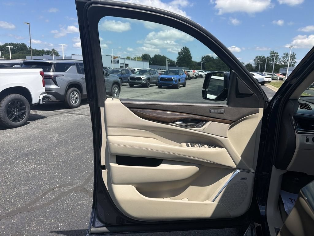 2018 Cadillac Escalade Luxury