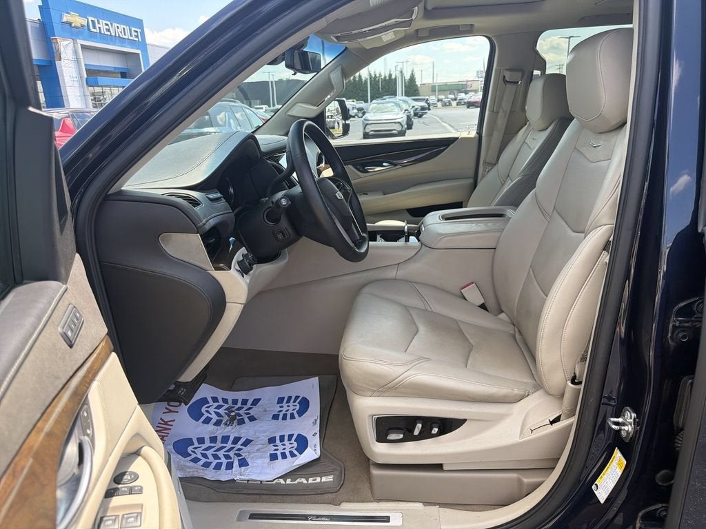 2018 Cadillac Escalade Luxury