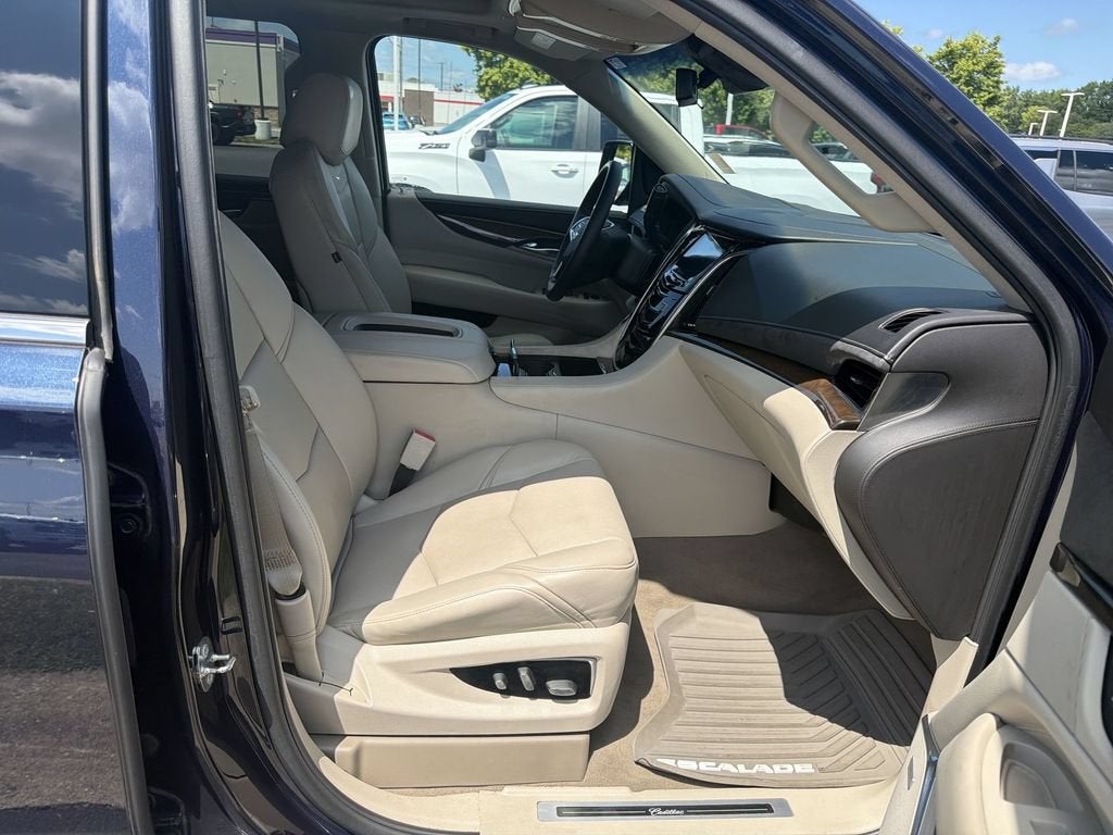 2018 Cadillac Escalade Luxury