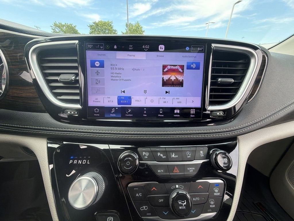 2022 Chrysler Pacifica Limited AWD