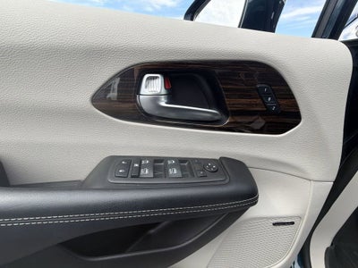 2022 Chrysler Pacifica Limited AWD
