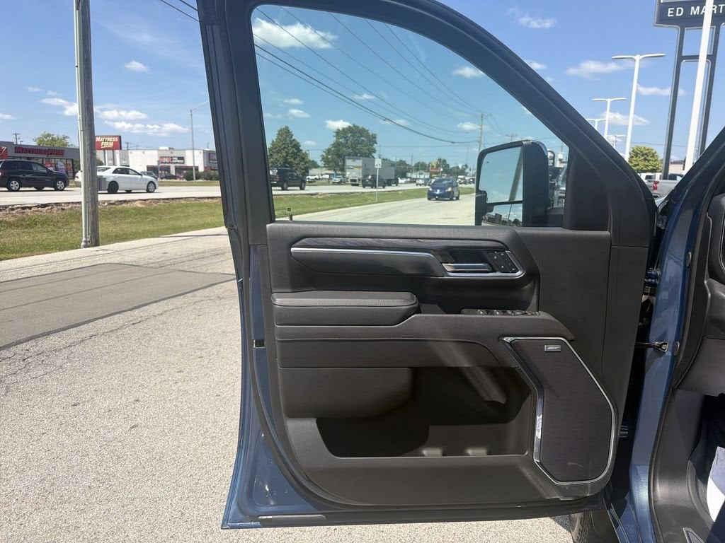 2025 Chevrolet Silverado 3500 HD LTZ
