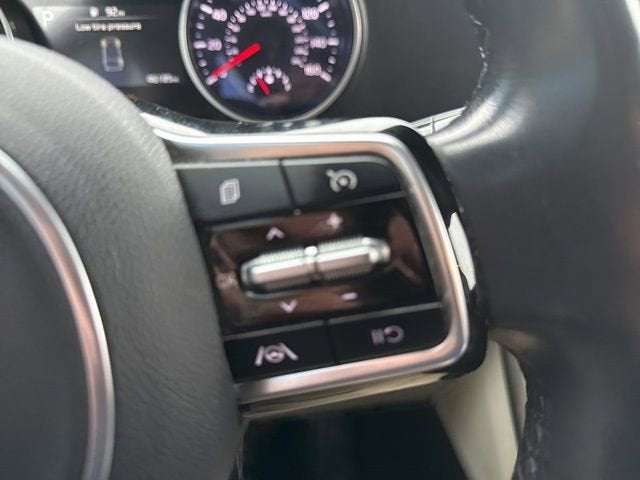 2023 Kia Carnival LX