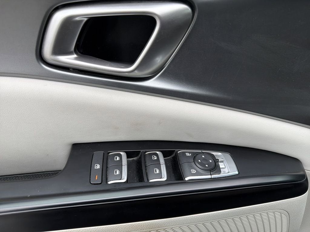 2023 Kia Carnival LX