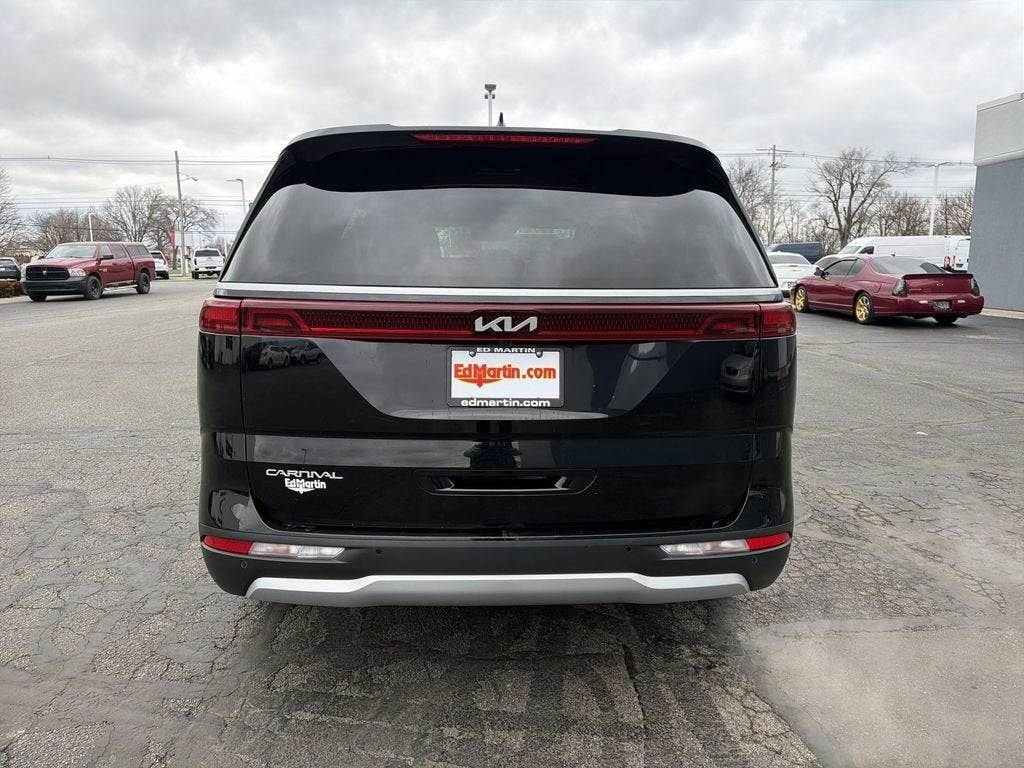2023 Kia Carnival LX