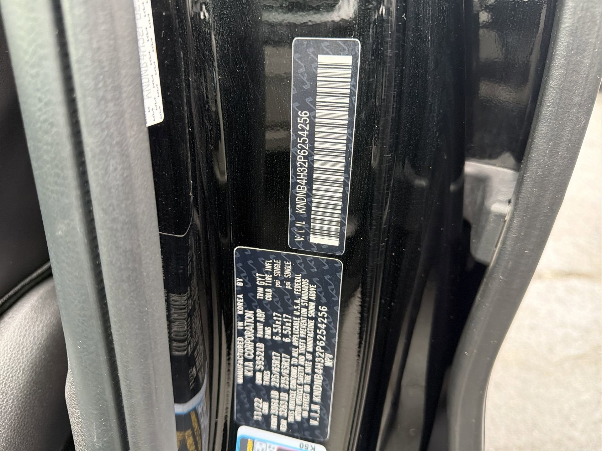 2023 Kia Carnival LX